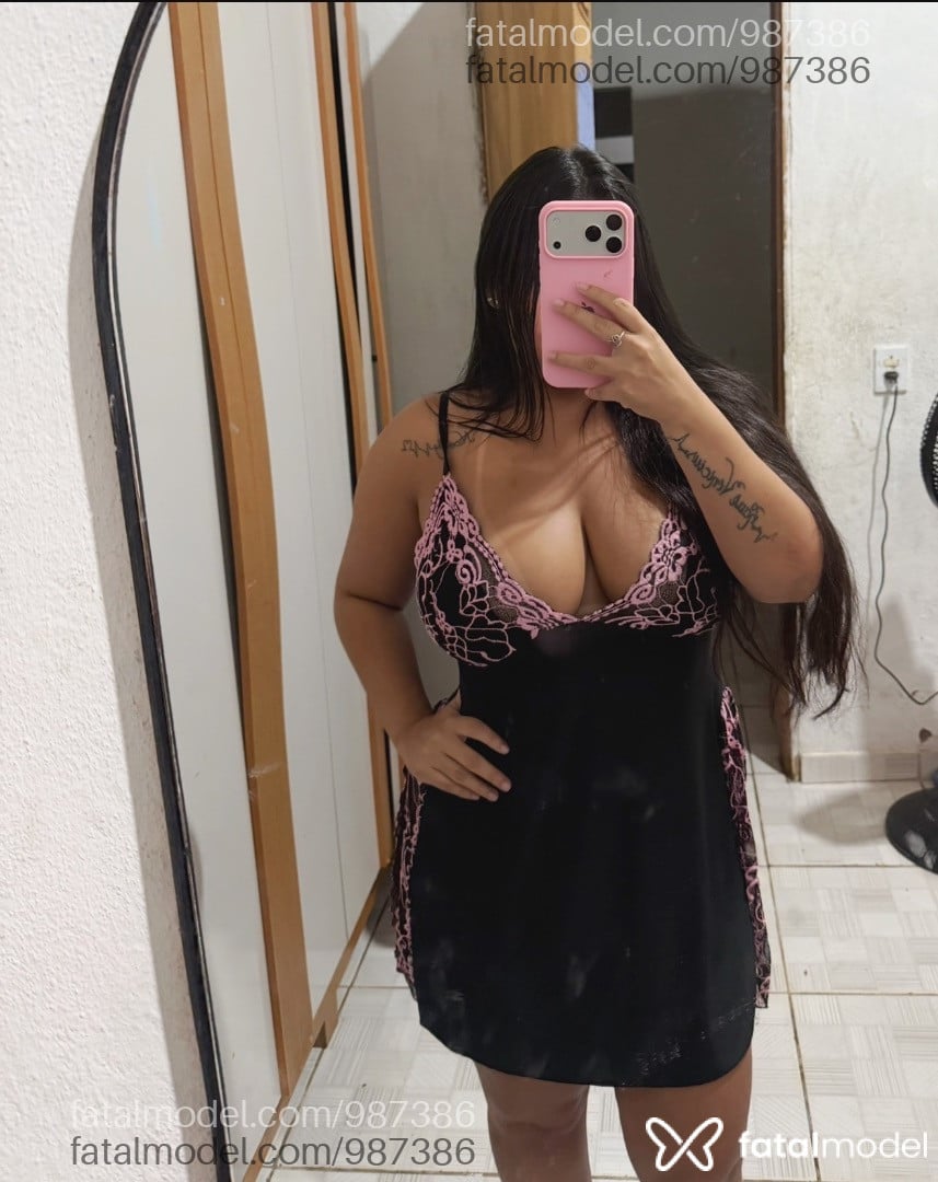 Acompanhante mulher com cabelo castanho de olhos cinza em Maceió - Letícia Ferraz