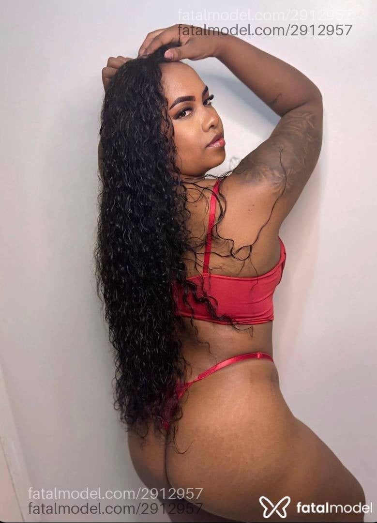 Acompanhante mulher morena (o) de olhos castanhos em Uberlândia - Hannah