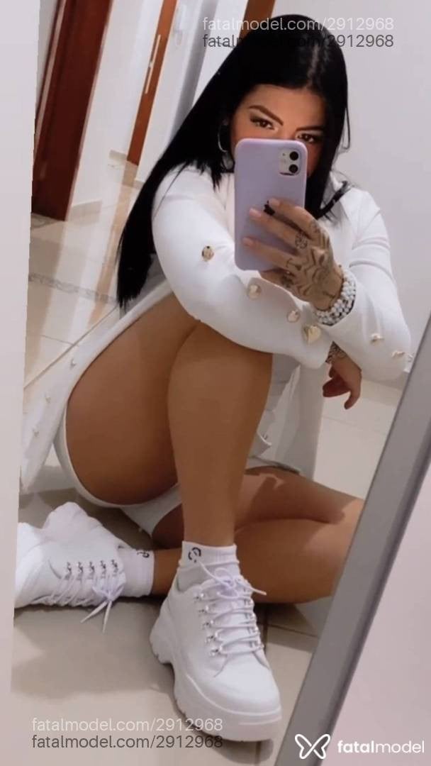 Acompanhante mulher morena (o) de olhos castanhos - Jade Ferraz
