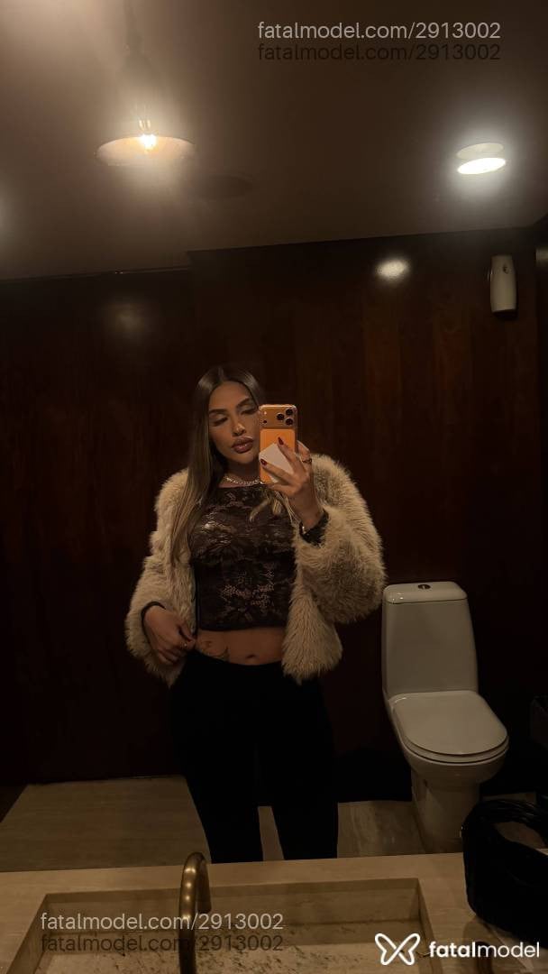 Acompanhante mulher loira (o) de olhos castanhos em São Paulo - Júlia