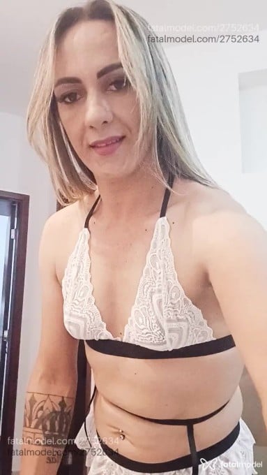 Acompanhante mulher trans loira (o) de olhos castanhos em Patos de Minas Acompanhante mulher trans loira (o) de olhos castanhos em Patos de Minas - Paula