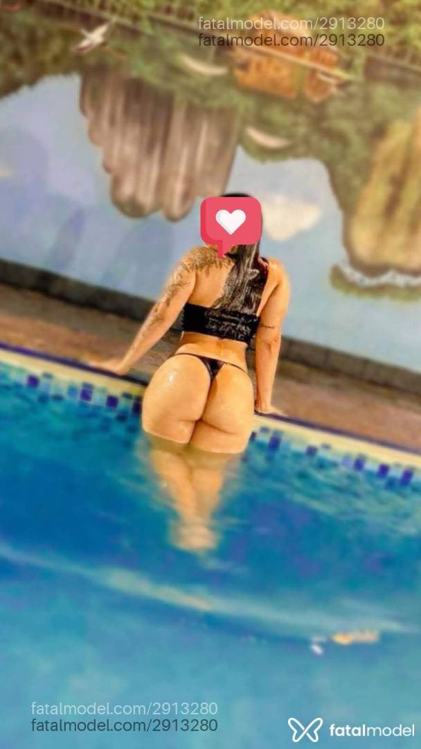 Acompanhante mulher com cabelo castanho de olhos mel - Mel Muniz