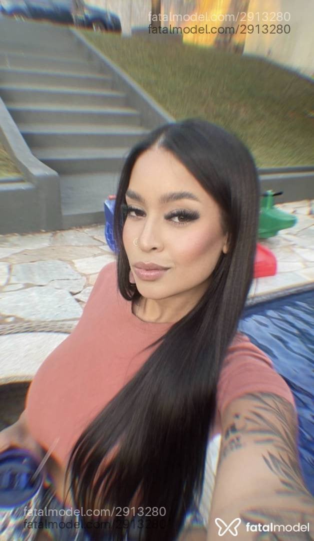 Acompanhante mulher com cabelo castanho de olhos mel em Barretos - Júlia Campos