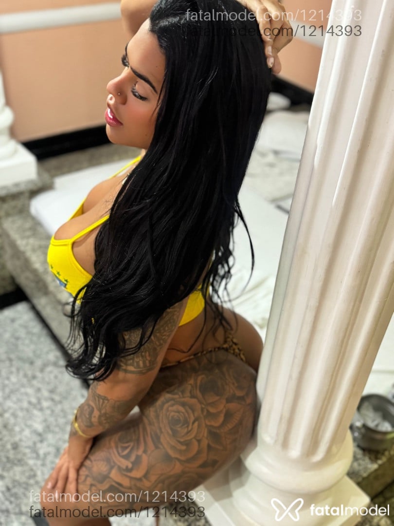 Acompanhante mulher trans morena (o) de olhos castanhos em Muriaé Acompanhante mulher trans morena (o) de olhos castanhos em Muriaé - Moana Diamonds