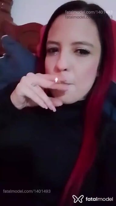 Acompanhante mulher com cabelo colorido de olhos castanhos em Guaíra Acompanhante mulher com cabelo colorido de olhos castanhos em Guaíra - Letícia
