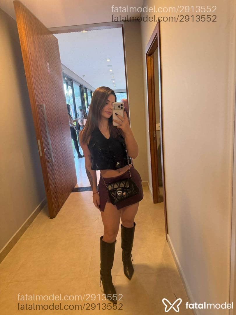 Acompanhante mulher com cabelo castanho de olhos castanhos em Campinas Acompanhante mulher com cabelo castanho de olhos castanhos em Campinas - Paula