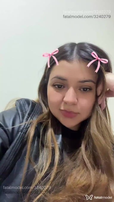 Acompanhante mulher com cabelo castanho de olhos castanhos em Curitiba - Mar Venezuelana