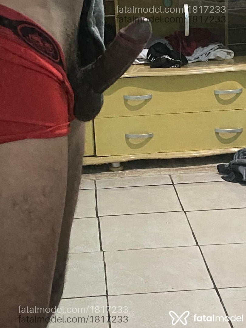 Acompanhante homem sem cabelo de olhos pretos - Matheus Acompanhante homem sem cabelo de olhos pretos - Matheus