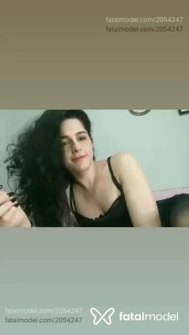 Acompanhante mulher trans morena (o) de olhos verdes em Divinópolis - Dita Faria