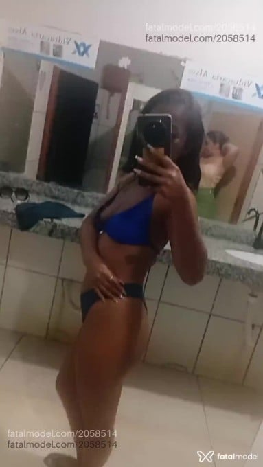 Acompanhante mulher com cabelo castanho de olhos pretos - Marry Acompanhante mulher com cabelo castanho de olhos pretos - Marry