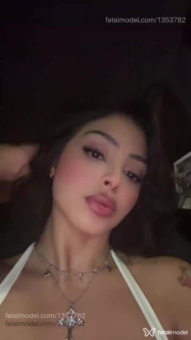 Acompanhante mulher morena (o) de olhos pretos em Goiânia Acompanhante mulher morena (o) de olhos pretos em Goiânia - Rubi Garcia