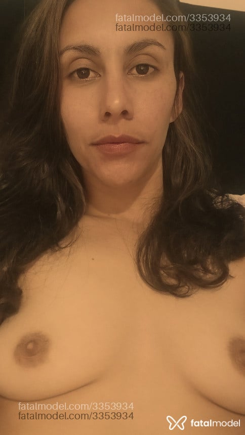 Acompanhante mulher com cabelo castanho de olhos castanhos em São Bento do Sul Acompanhante mulher com cabelo castanho de olhos castanhos em São Bento do Sul - Alerkina