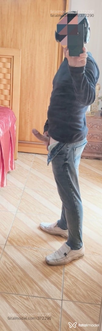 Acompanhante homem com cabelo castanho de olhos castanhos em Divinópolis Acompanhante homem com cabelo castanho de olhos castanhos em Divinópolis - AJJSilveira