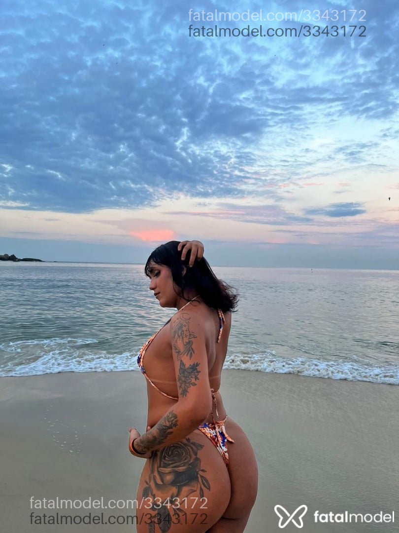 Acompanhante mulher trans morena (o) de olhos castanhos em Duque de Caxias - Giovana Souza
