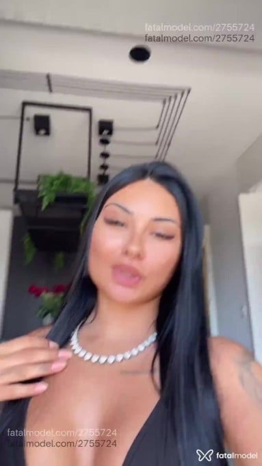 Acompanhante mulher morena (o) de olhos mel em Cabo Frio Acompanhante mulher morena (o) de olhos mel em Cabo Frio - Bruna