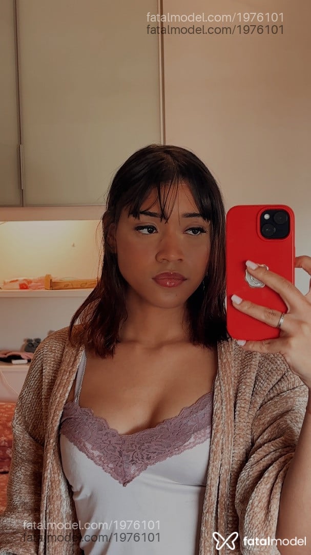 Acompanhante mulher ruiva (o) de olhos castanhos em Brasília - Bunny