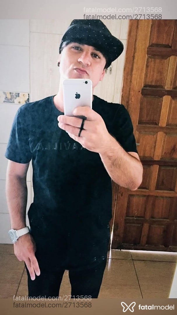 Acompanhante homem com cabelo castanho de olhos castanhos em Florianópolis - Lucas