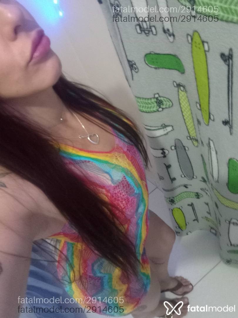 Acompanhante mulher com cabelo castanho de olhos castanhos - Luanna