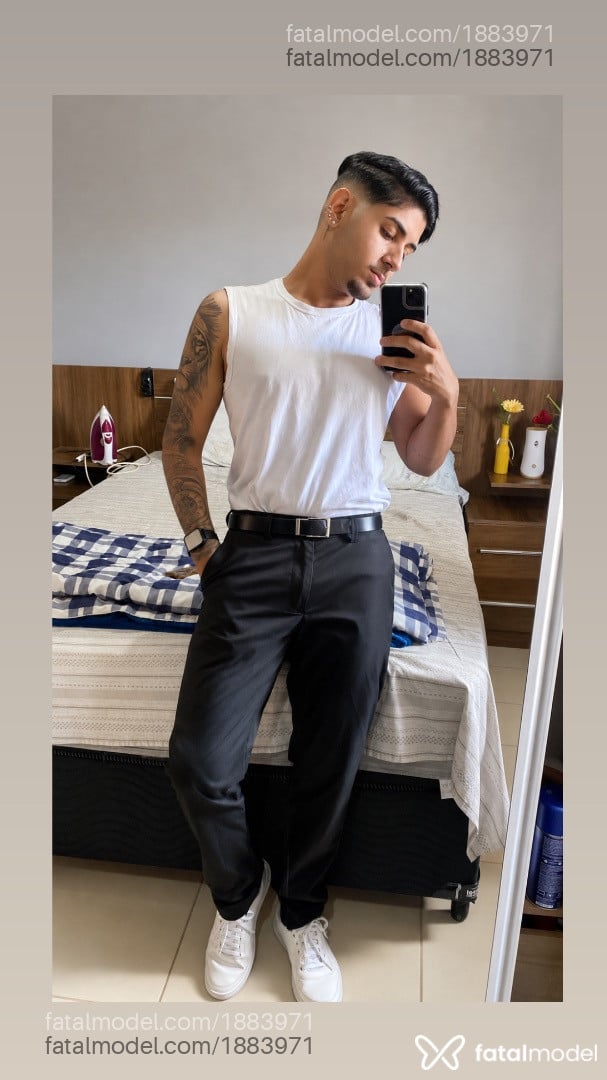 Acompanhante homem com cabelo castanho de olhos castanhos - Marcos Acompanhante homem com cabelo castanho de olhos castanhos - Marcos