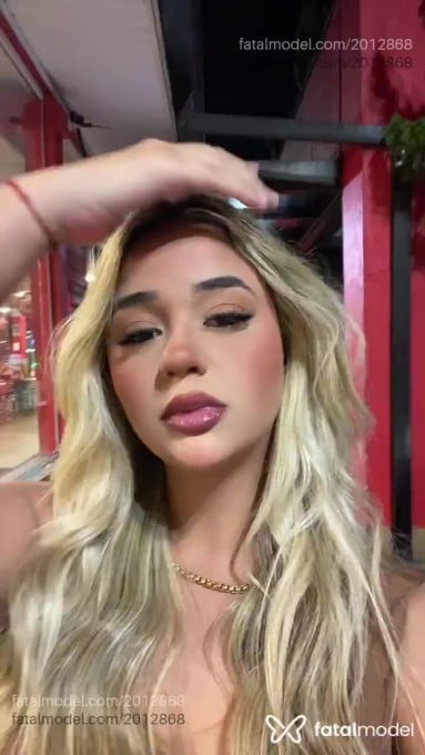 Acompanhante mulher loira (o) de olhos castanhos em Uberlândia - Mariana Maia