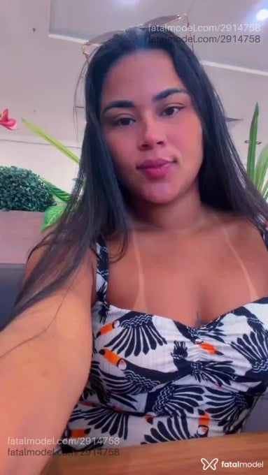 Acompanhante mulher com cabelo castanho de olhos castanhos em Aracruz - Serenah Trindade