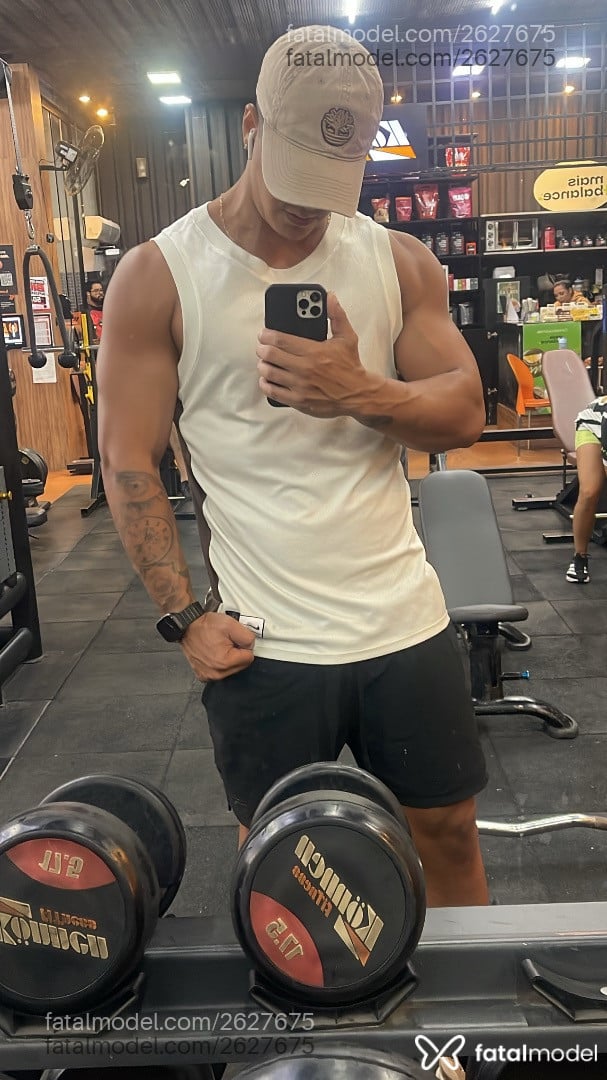 Acompanhante homem morena (o) de olhos castanhos em Volta Redonda - Brian Silva
