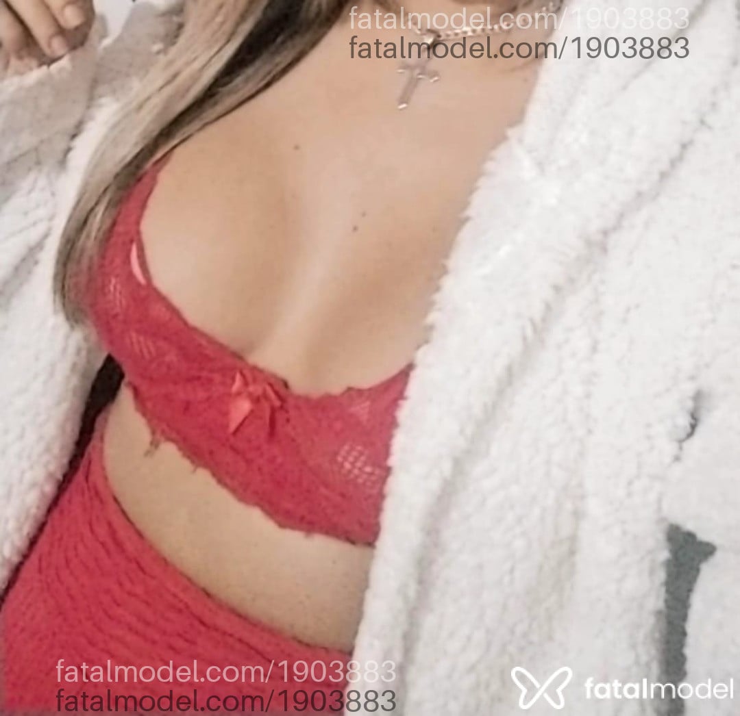 Acompanhante mulher com cabelo castanho de olhos castanhos - Julia
