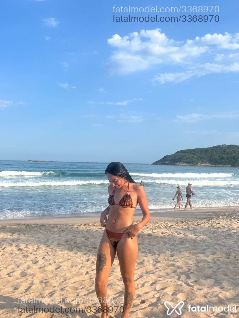 Acompanhante mulher morena (o) de olhos castanhos - Kiara Acompanhante mulher morena (o) de olhos castanhos - Kiara
