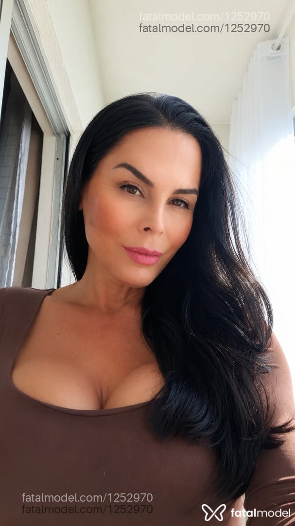 Acompanhante mulher trans morena (o) de olhos castanhos em São José - Márcia Medeiros