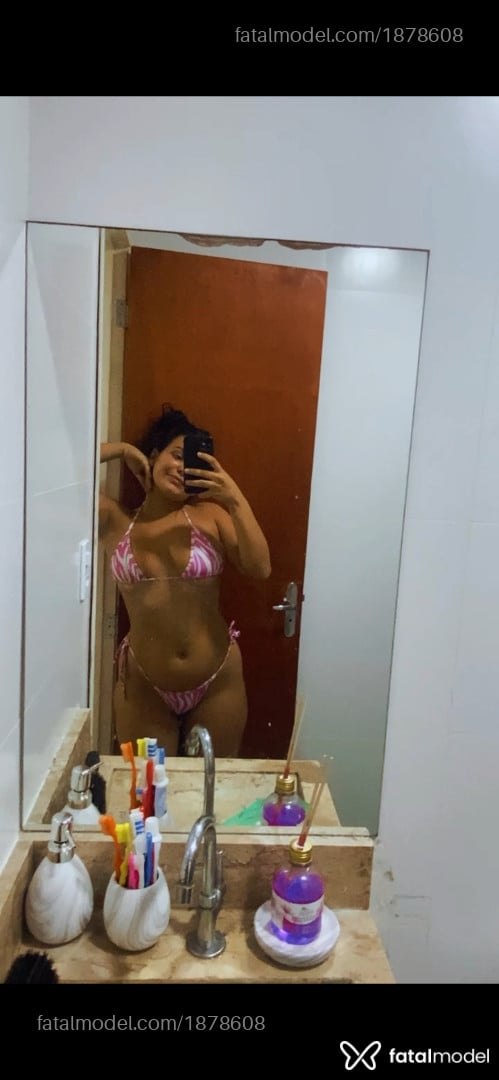 Acompanhante mulher com cabelo castanho de olhos castanhos em Cabo Frio - Mary