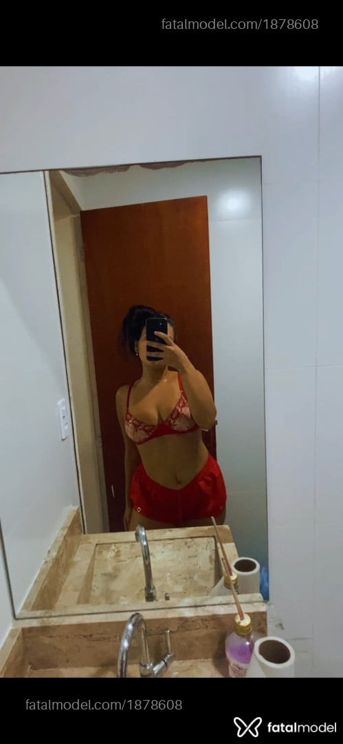 Acompanhante mulher com cabelo castanho de olhos castanhos em Cabo Frio - Mary