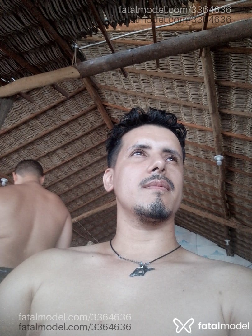 Acompanhante homem com cabelo castanho de olhos castanhos em Sobral - Comedordelas