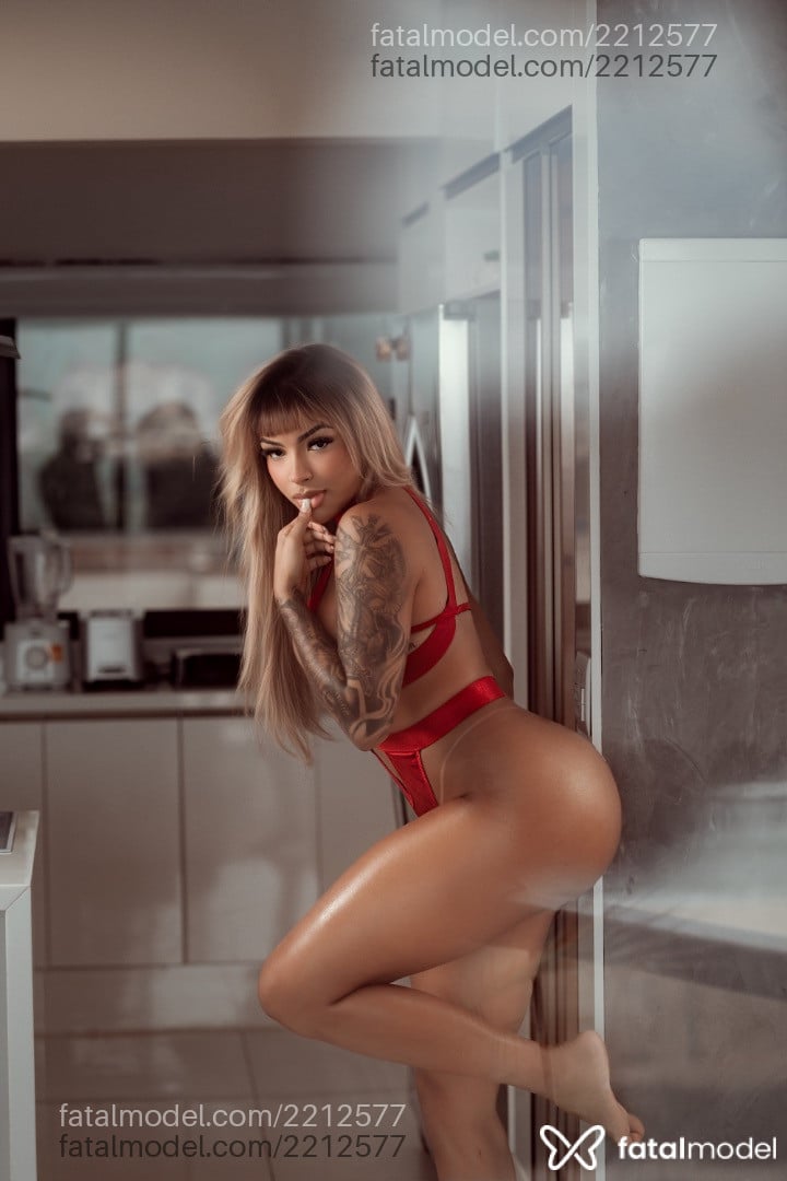 Acompanhante mulher loira (o) de olhos castanhos em Rio de Janeiro Acompanhante mulher loira (o) de olhos castanhos em Rio de Janeiro - Tatiane Bellini