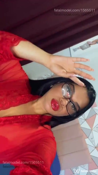 Acompanhante mulher morena (o) de olhos mel em Parauapebas Acompanhante mulher morena (o) de olhos mel em Parauapebas - Julinha Salles