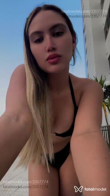 Acompanhante mulher loira (o) de olhos castanhos - Elisa Acompanhante mulher loira (o) de olhos castanhos - Elisa