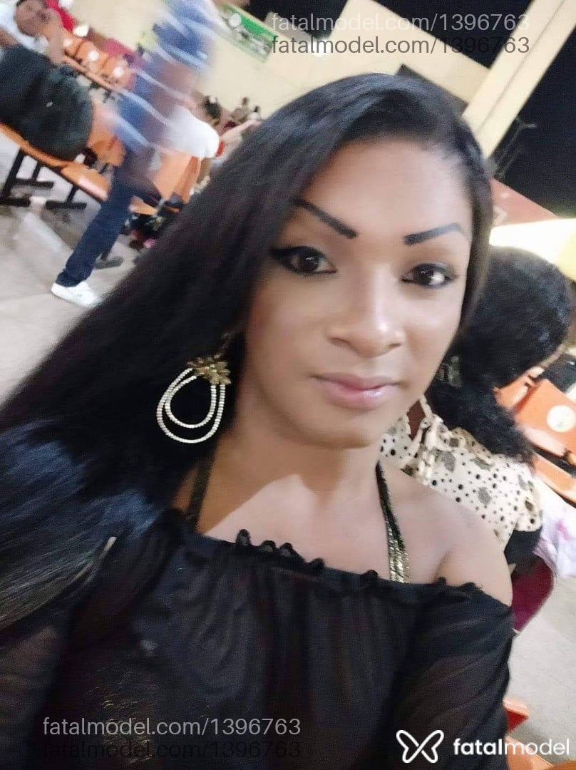 Acompanhante mulher trans morena (o) de olhos castanhos em Pouso Alegre - Yrella soares