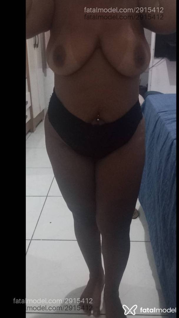 Acompanhante mulher morena (o) de olhos pretos - Ysa