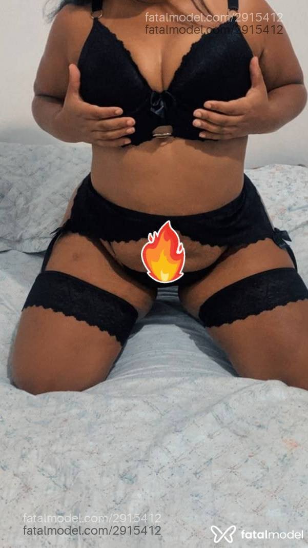 Acompanhante mulher morena (o) de olhos pretos - Ysadora