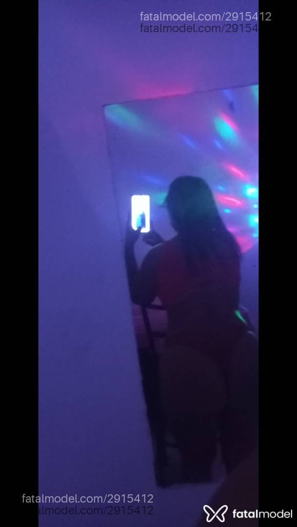 Acompanhante mulher morena (o) de olhos pretos - Ysadora