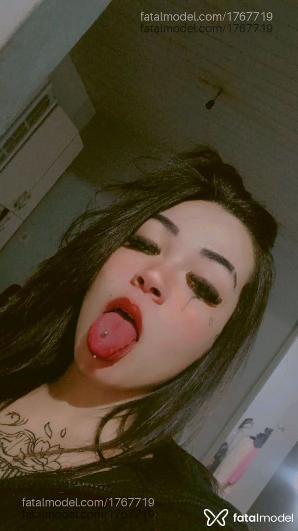 Acompanhante mulher morena (o) de olhos castanhos - Valentina Acompanhante mulher morena (o) de olhos castanhos - Valentina