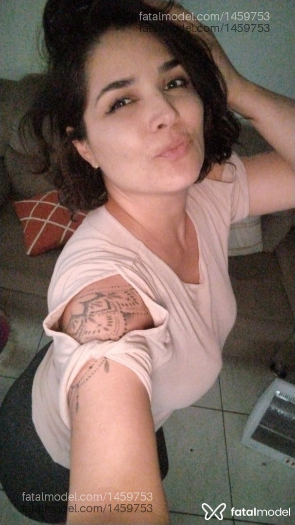 Acompanhante mulher com cabelo castanho de olhos castanhos em Piracicaba - Sarah Gracie