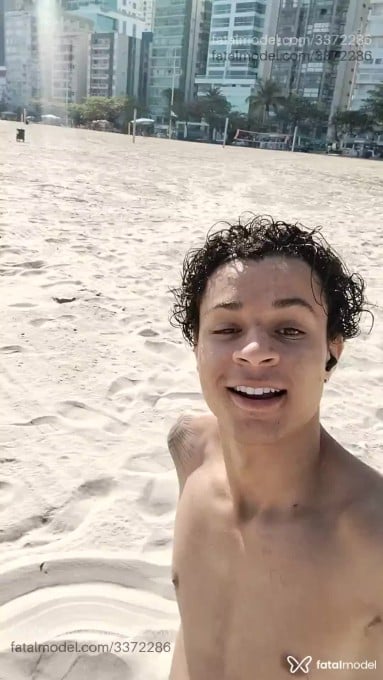 Acompanhante homem morena (o) de olhos mel em Balneário Camboriú - Ferreira