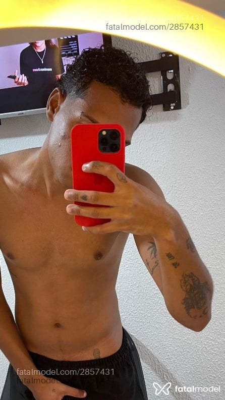 Acompanhante homem morena (o) de olhos pretos em Cabo Frio - Matheus Trindade