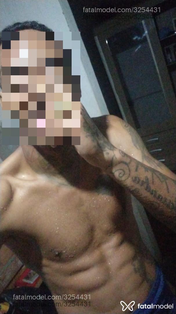 Acompanhante homem morena (o) de olhos castanhos - Caiçara Acompanhante homem morena (o) de olhos castanhos - Caiçara