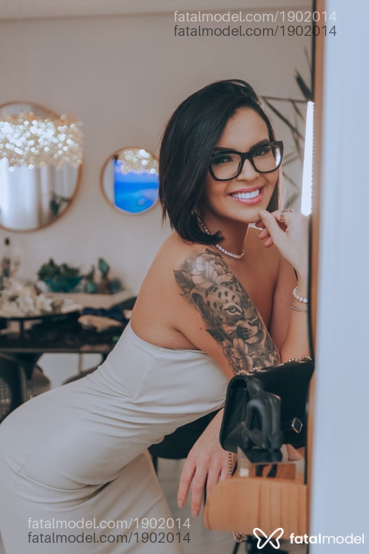 Acompanhante mulher morena (o) de olhos castanhos em Canoas - Vitória Souza