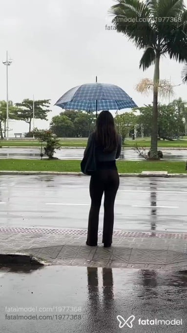 Acompanhante mulher trans com cabelo castanho de olhos verdes em Virtual - Regina
