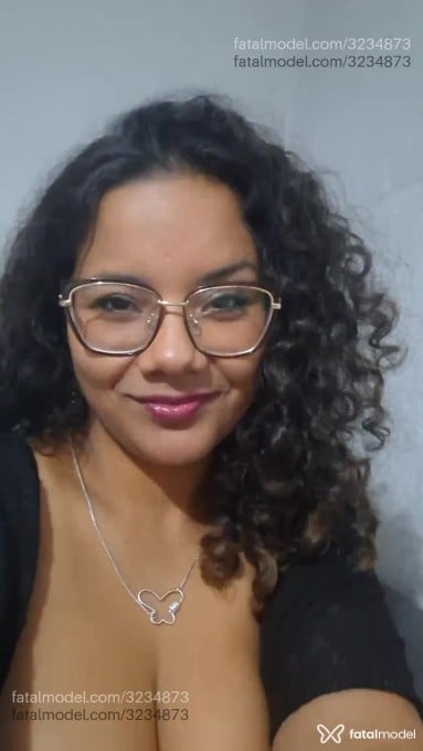 Acompanhante mulher morena (o) de olhos castanhos em Capão da Canoa - Lorrana Martins