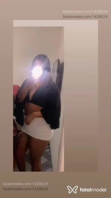 Acompanhante mulher trans morena (o) de olhos pretos - Alice Mendonça Acompanhante mulher trans morena (o) de olhos pretos - Alice Mendonça