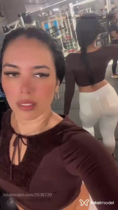 Acompanhante mulher morena (o) de olhos mel em Virtual Acompanhante mulher morena (o) de olhos mel em Virtual - Júlia Nepomuceno
