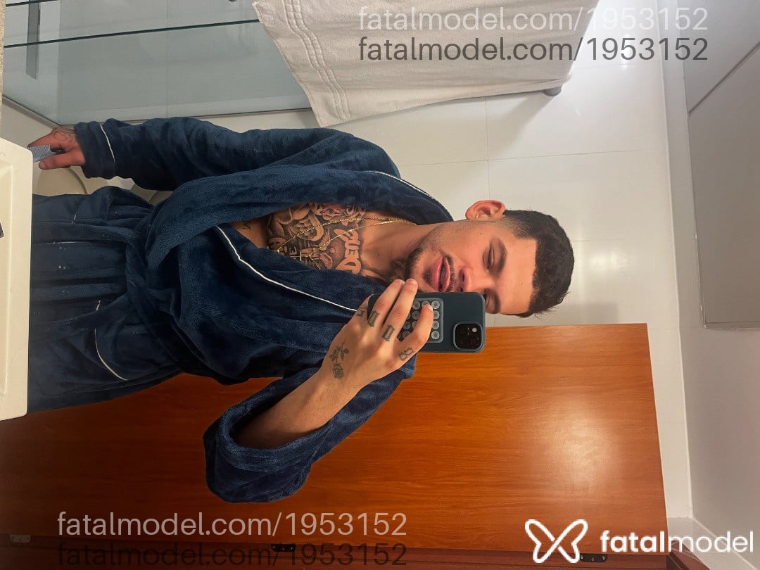 Acompanhante homem com cabelo castanho de olhos castanhos em Brasília - Roger Sanz